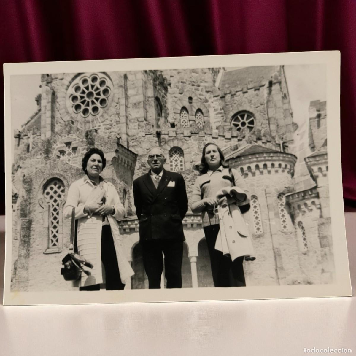 Fotograf&iacute;a antigua: Antigua Fotograf&iacute;a De Orense, Carballi&ntilde;o &ndash; A&ntilde;o 1970 &ndash; Frente A La Bas&iacute;lica De San Bieito