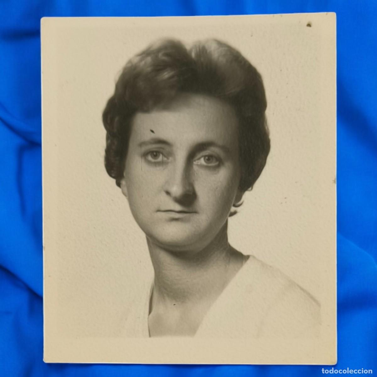 Fotograf&iacute;a antigua: Fotograf&iacute;a De Estudio Vintage &ndash; Retrato De Mujer En Barcelona Con Dedicatoria