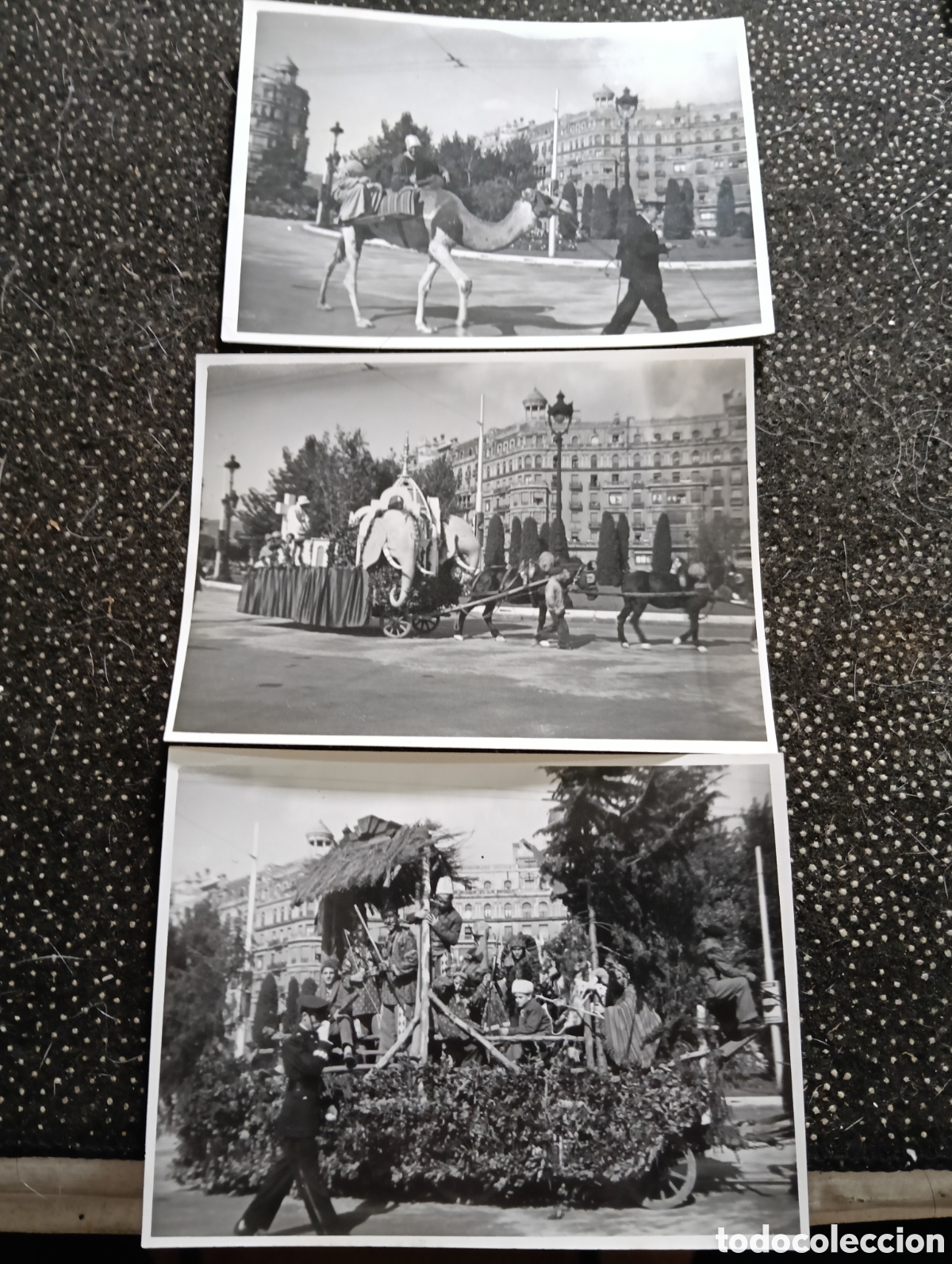 Fotografia antica: Fotograf&iacute;a de la Cabalgata Domund de la Esperanza 1955 en Barcelona, miden 12 x 8,5 cm.