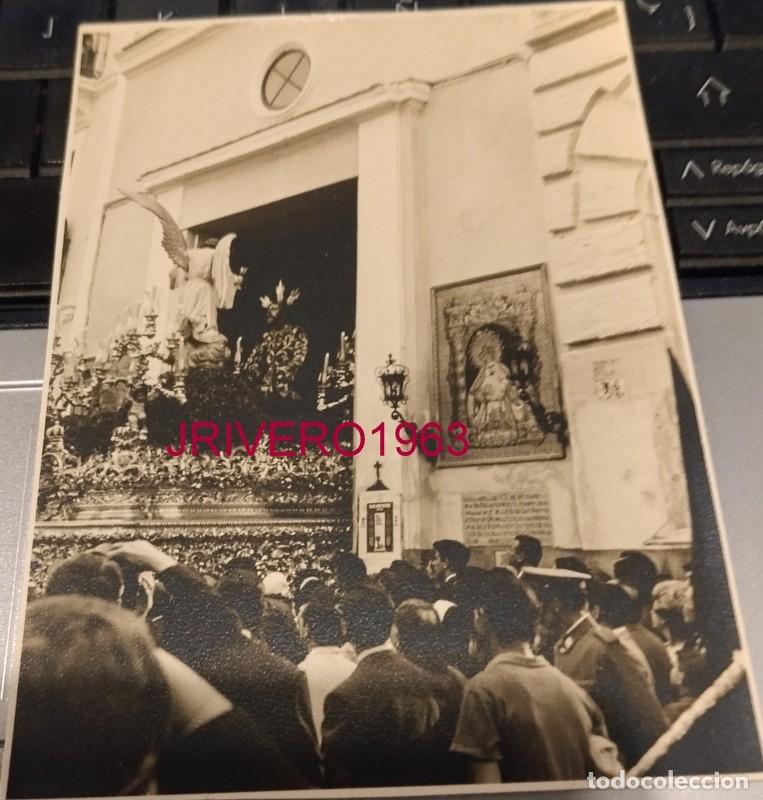 Fotograf&iacute;a antigua: SEMANA SANTA SEVILLA, ANTIGUA FOTOGRAFIA SALIDA MISTERIO HERMANDAD MONTESION, 85X115MM