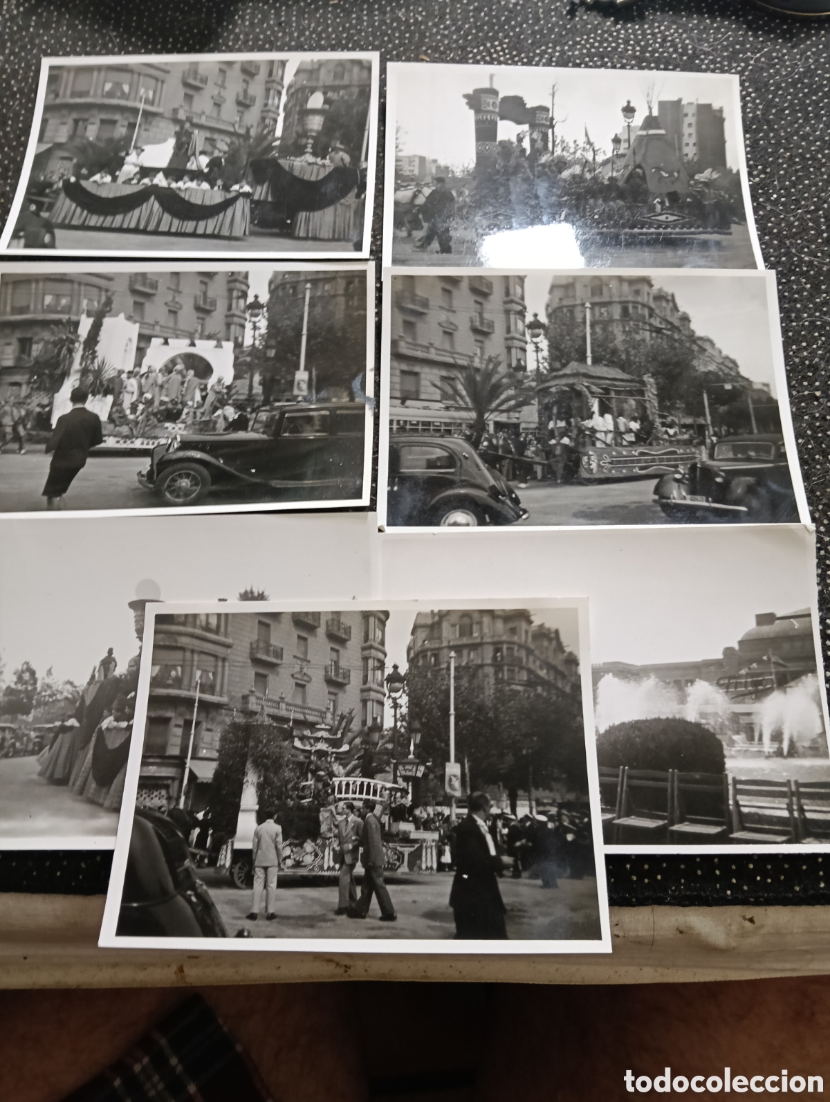 Fotograf&iacute;a antigua: 7 fotograf&iacute;as Cabalgata de las Misiones Barcelona 1952, miden 11,5 x 8,5 cm.