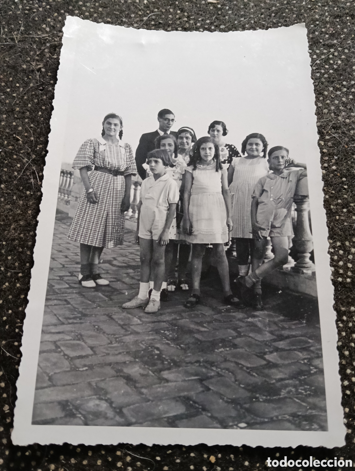 Fotograf&iacute;a antigua: Fotograf&iacute;a familiar de 1935, mide 14 x 9 cm.