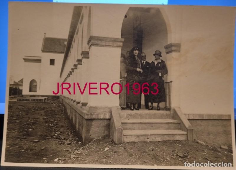 Fotograf&iacute;a antigua: SEVILLA, 1923, LA REINA VICTORIA EUGENIA INAUGURANDO EL HOSPITAL DE LA CRUZ ROJA DE CAPUCHINOS