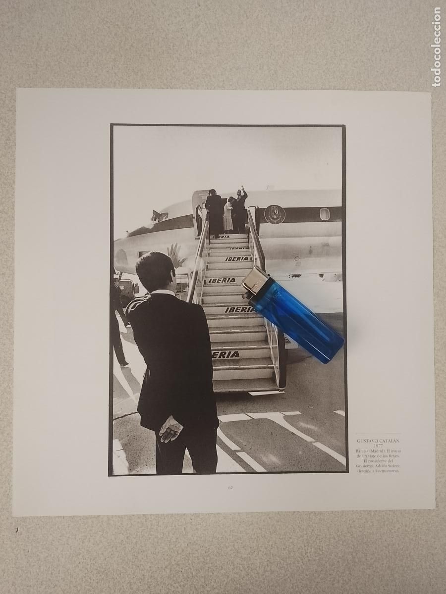 Fotograf&iacute;a antigua: foto - lamina 1977 POLITICA LOS REYES ADOLFO SUAREZ PRESIDENTE DEL GOBIERNO DESPEDIDA AVION IBERIA