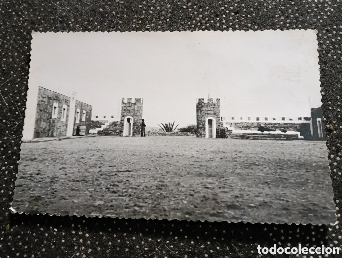 Fotograf&iacute;a antigua: Postal 1961 de Smara (&Aacute;frica) puerto de entrada al cuartel.