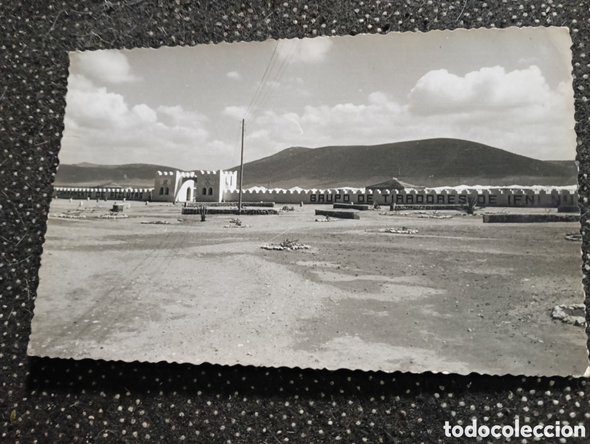 Fotograf&iacute;a antigua: Postal de Sidi IFNI (&Aacute;frica) entrada al cuartel, octava agrupaci&oacute;n, 84 pelot&oacute;n Sidi IFNI.