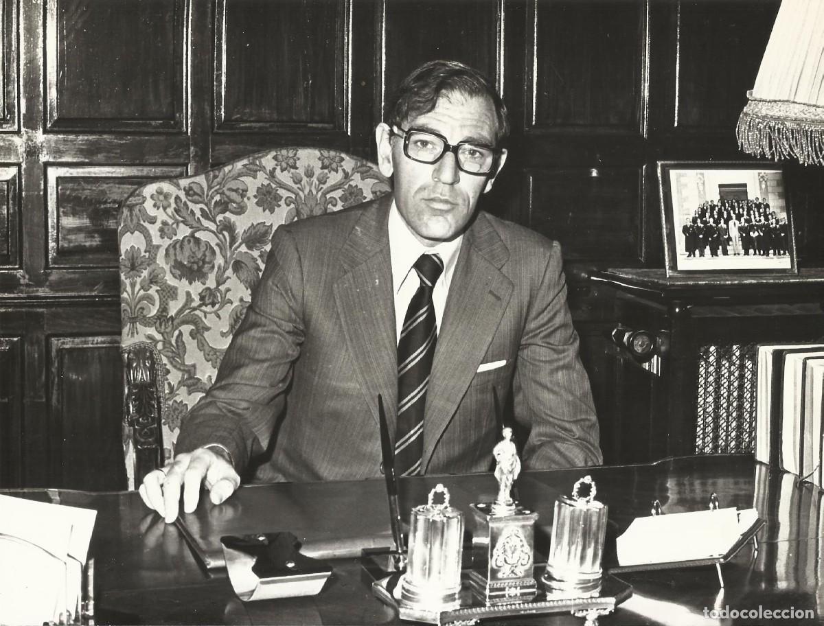 Fotograf&iacute;a antigua: Germ&aacute;n A&ntilde;overos Trias de Bes. Fotograf&iacute;a. Director General Correos y Telecomunicaciones. 1977.