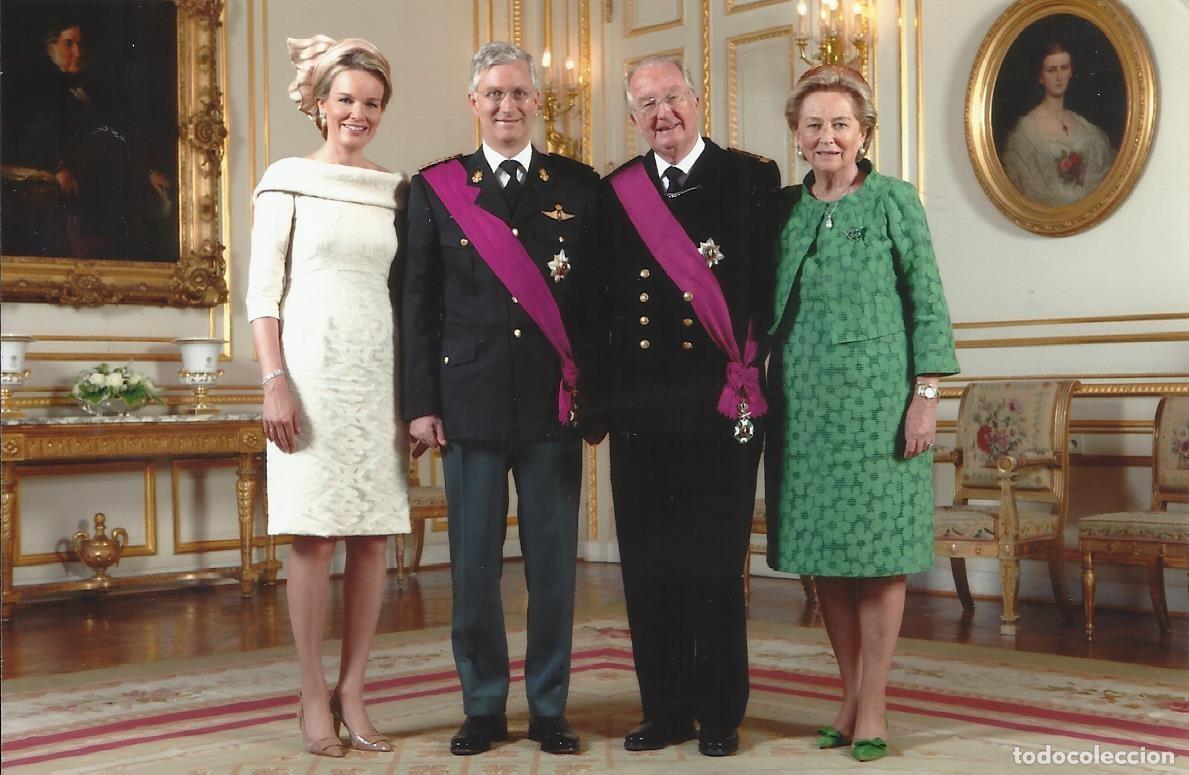Fotograf&iacute;a antigua: Fam&iacute;lia Real de B&eacute;lgica. Fotograf&iacute;a. 2013. 15x10 cm. Alberto II, Paola, Felipe y Matilde.