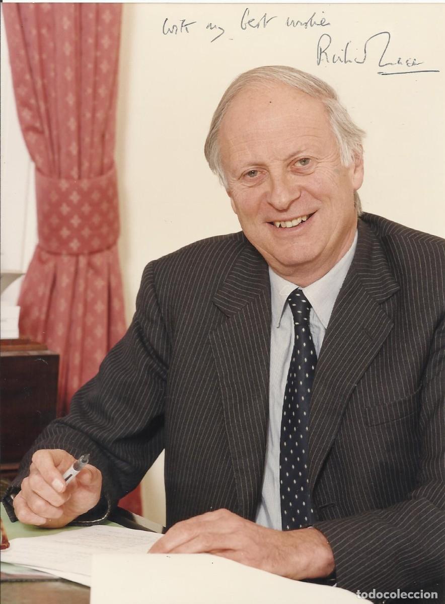Fotograf&iacute;a antigua: Richard Luce. Gobernador de Gibraltar (1997-2000). 1997. Fotograf&iacute;a firmada y dedicada. Kodak.
