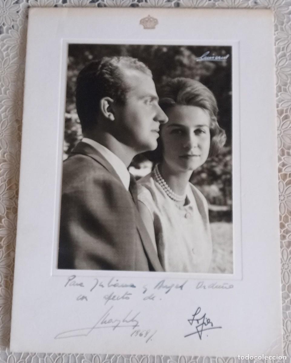 Fotograf&iacute;a antigua: fotograf&iacute;a oficial reyes em&eacute;ritos de Espa&ntilde;a cuando a&uacute;n eran pr&iacute;ncipes dedicatoria y firma manuscrita