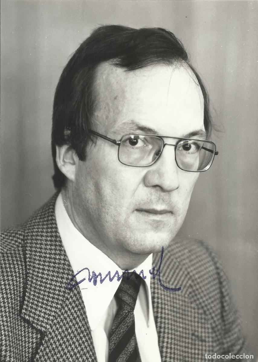 Fotograf&iacute;a antigua: Manfred Rommel. Alcalde de Stuttgart (1974-1976). Alemania. 1977. Fotograf&iacute;a firmada. 18x12,5 cm.