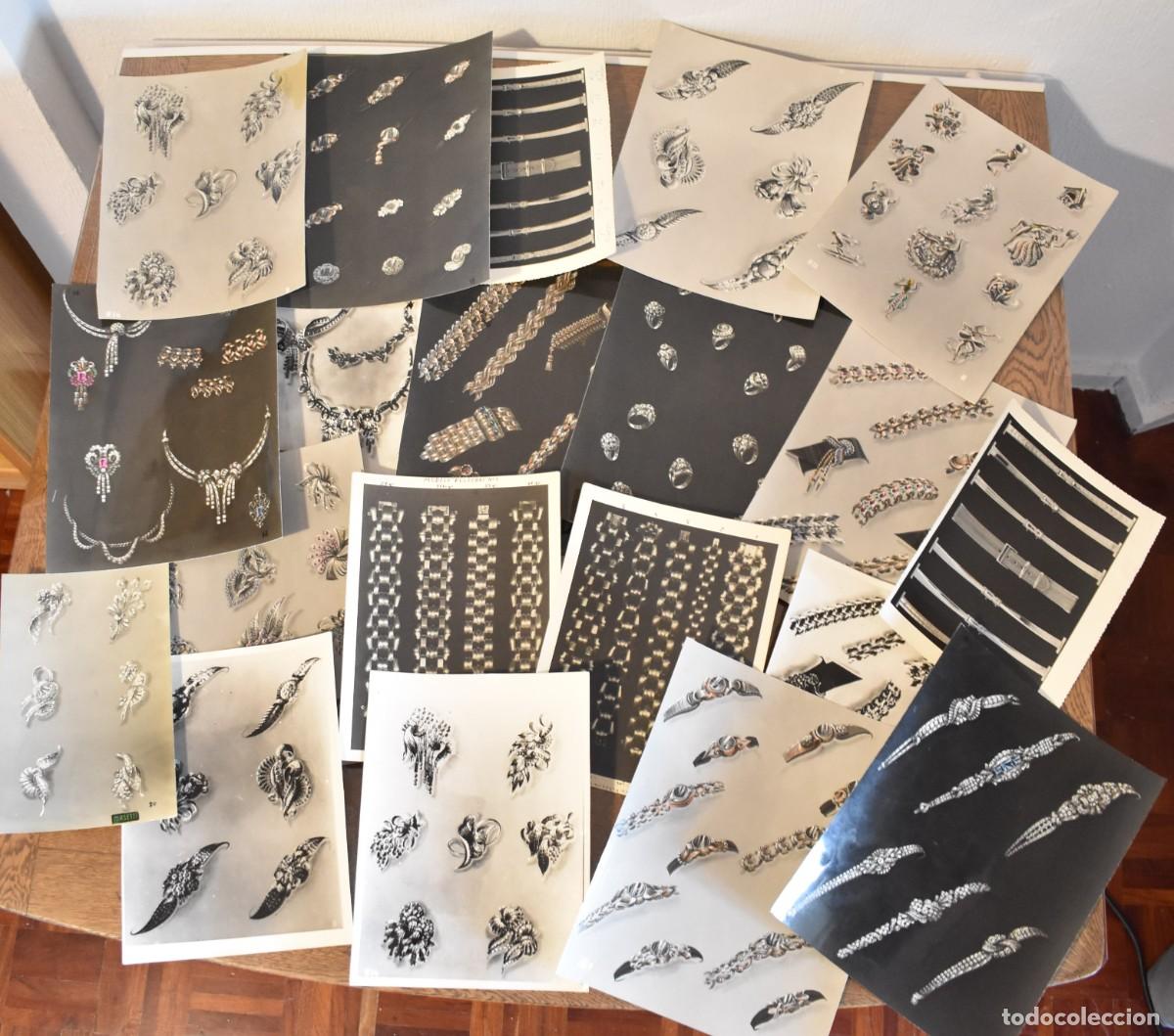 Fotograf&iacute;a antigua: 20 fotos sobre antiguos dise&ntilde;os de joyer&iacute;a. Las mayores miden 18 x 24 cm.
