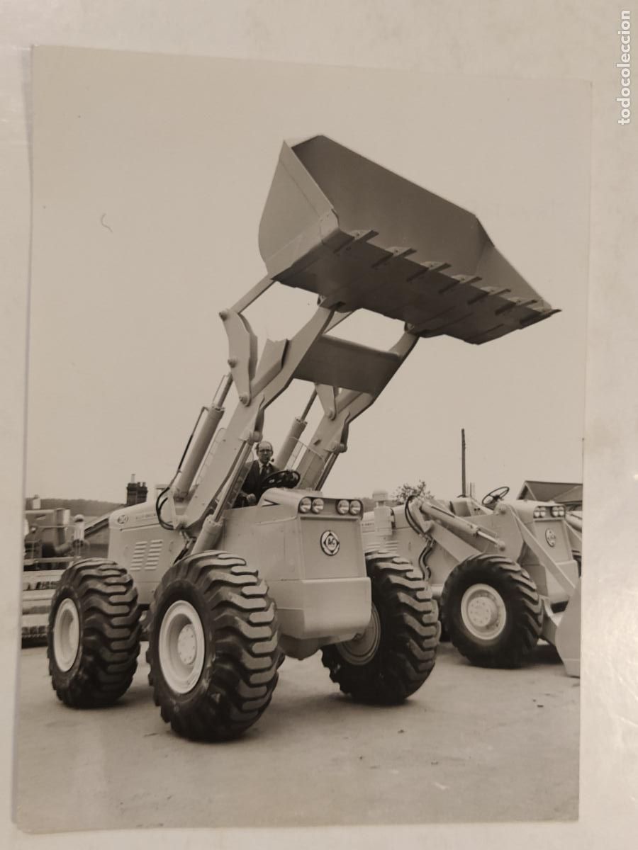 Fotograf&iacute;a antigua: TRACTOR CARGADOR FABRICADA EN ESSENDINE - COPRENSA - FOTOGRAFIA ANTIGUA -(K-15.333)