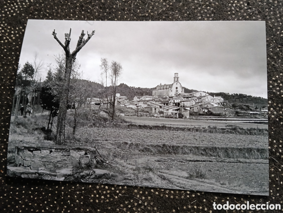 Fotograf&iacute;a antigua: Fotograf&iacute;a de SANT BOY, SOTA LA PLUJA EL LLU&Ccedil;ANES 26-12-1959 - est&aacute; fotograf&iacute;a est&aacute; sacada de una di