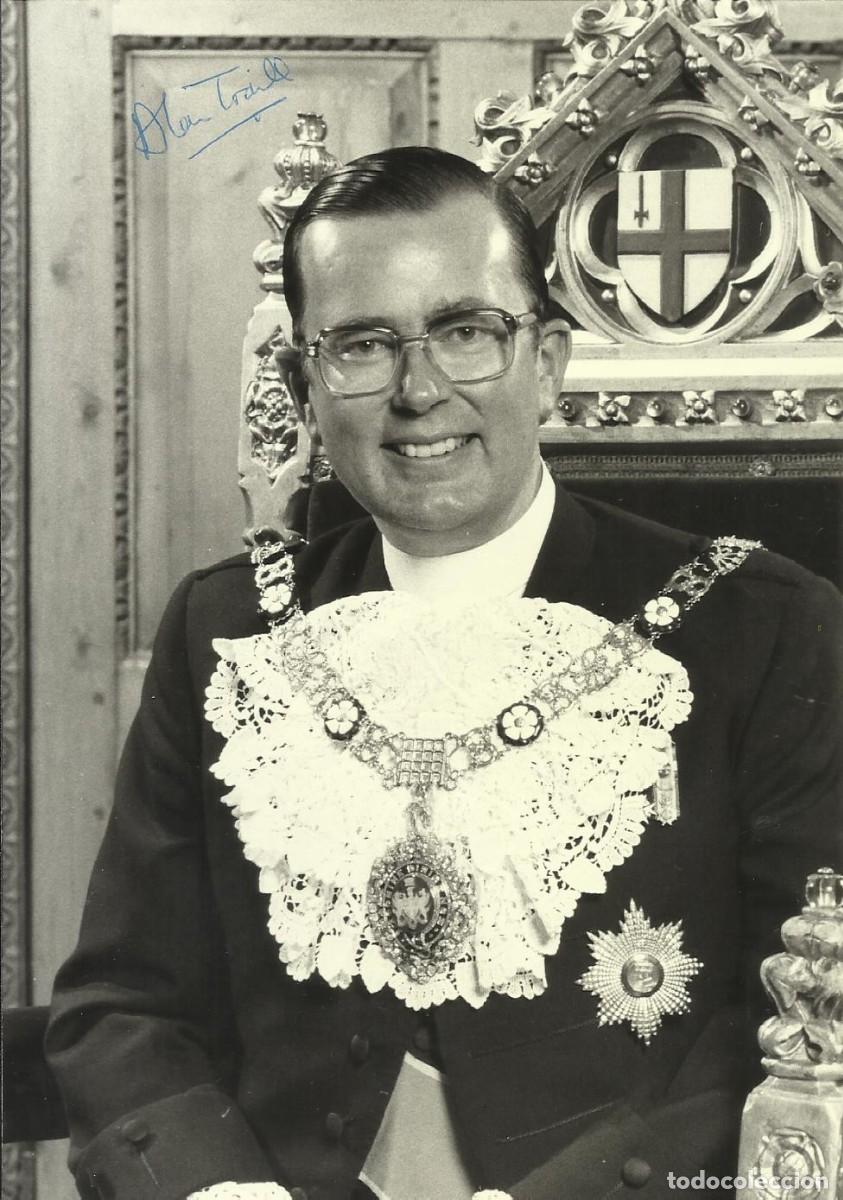 Fotograf&iacute;a antigua: Alan Towers Traill. Alcalde Londres (1984-1985). Fotograf&iacute;a firmada. 1985. 18x12,5 cm. Mayor. London
