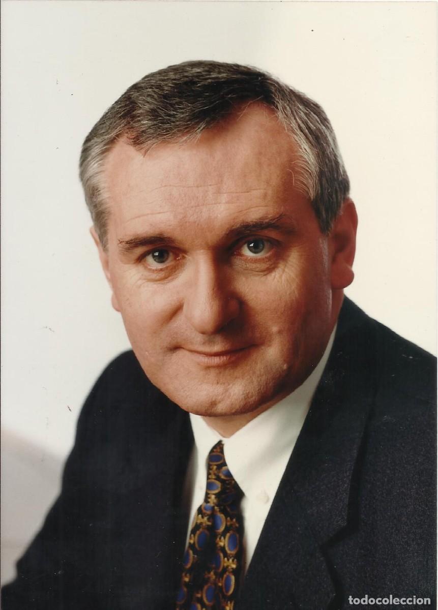 Fotograf&iacute;a antigua: Bertie Ahern. Primer ministro Irlanda (1997-2008). 1997. Fotograf&iacute;a firmada detr&aacute;s. 18x12,5 cm.