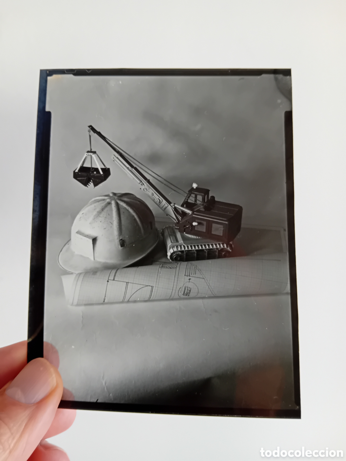 Fotograf&iacute;a antigua: DIAPO PLACA MEDIO FORMATO MONTAJE EXCAVADORA JUGUETE CONSTRUCCI&Oacute;N. A&Ntilde;OS 70