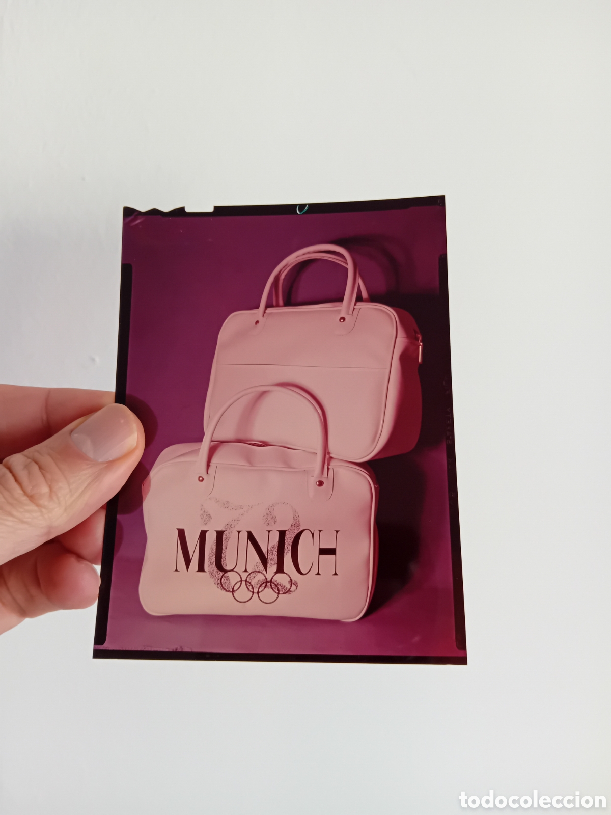 Fotograf&iacute;a antigua: DIAPO PLACA MEDIO FORMATO FOTOGRAF&Iacute;A PUBLICITARIA MALETAS BOLSOS OLIMPIADAS M&Uacute;NICH 1972.