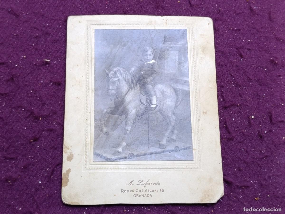Alte Fotografie: Antigua Fotograf&iacute;a de ni&ntilde;o en caballo de juguete, A. Lafuente, Granada