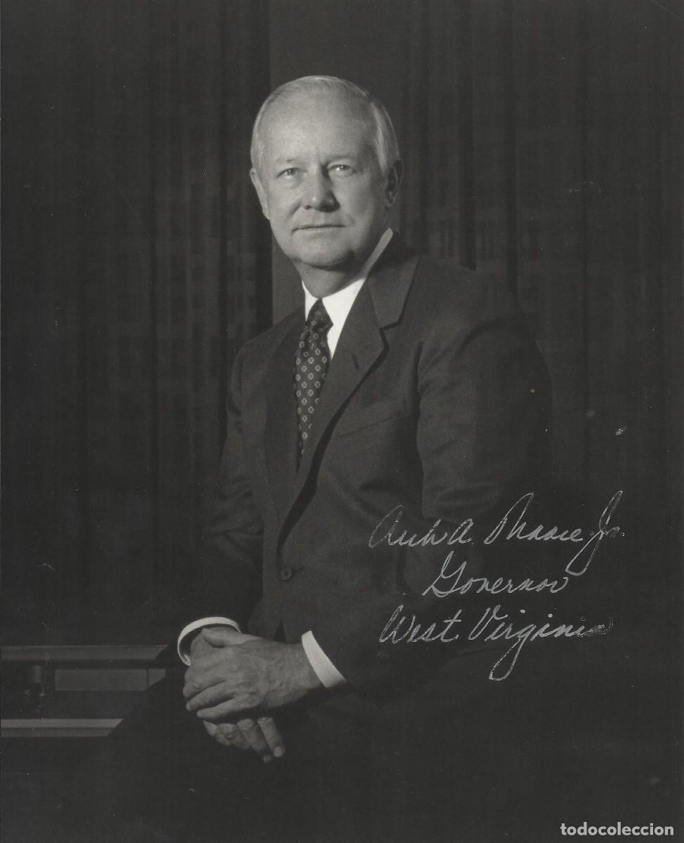 Fotograf&iacute;a antigua: Arch Alfred Moore. Gobernador de Virginia (1985-1989). USA. Fotograf&iacute;a firmada. 25x20 cm.
