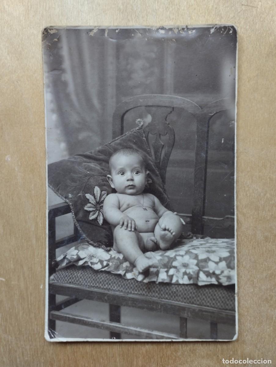 Antique Photography: Fotograf&iacute;a antigua de estudio Fotograf&iacute;a Montoro - Sagunto de un beb&eacute;