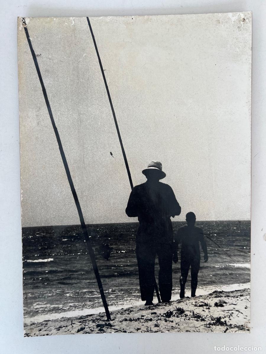 Fotografia antica: SALOU TARRAGONA FOTOGRAFIA CONCURSO TITULO PESCADOR LEMA LUZ A&Ntilde;OS 60