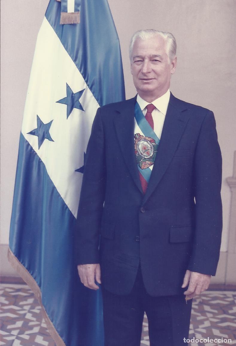 Fotograf&iacute;a antigua: Jos&eacute; Sim&oacute;n Azcona del Hoyo. Fotograf&iacute;a firmada y dedicada. Presidente Honduras. Fotograf&iacute;a. 1986.