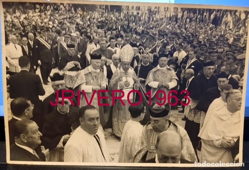 Fotograf&iacute;a antigua: JEREZ DE LA FRONTERA, 1961, EL CARDENAL BUENO MONREAL EN LA CORONACION DE LA VIRGEN DE LA MERCED, 17