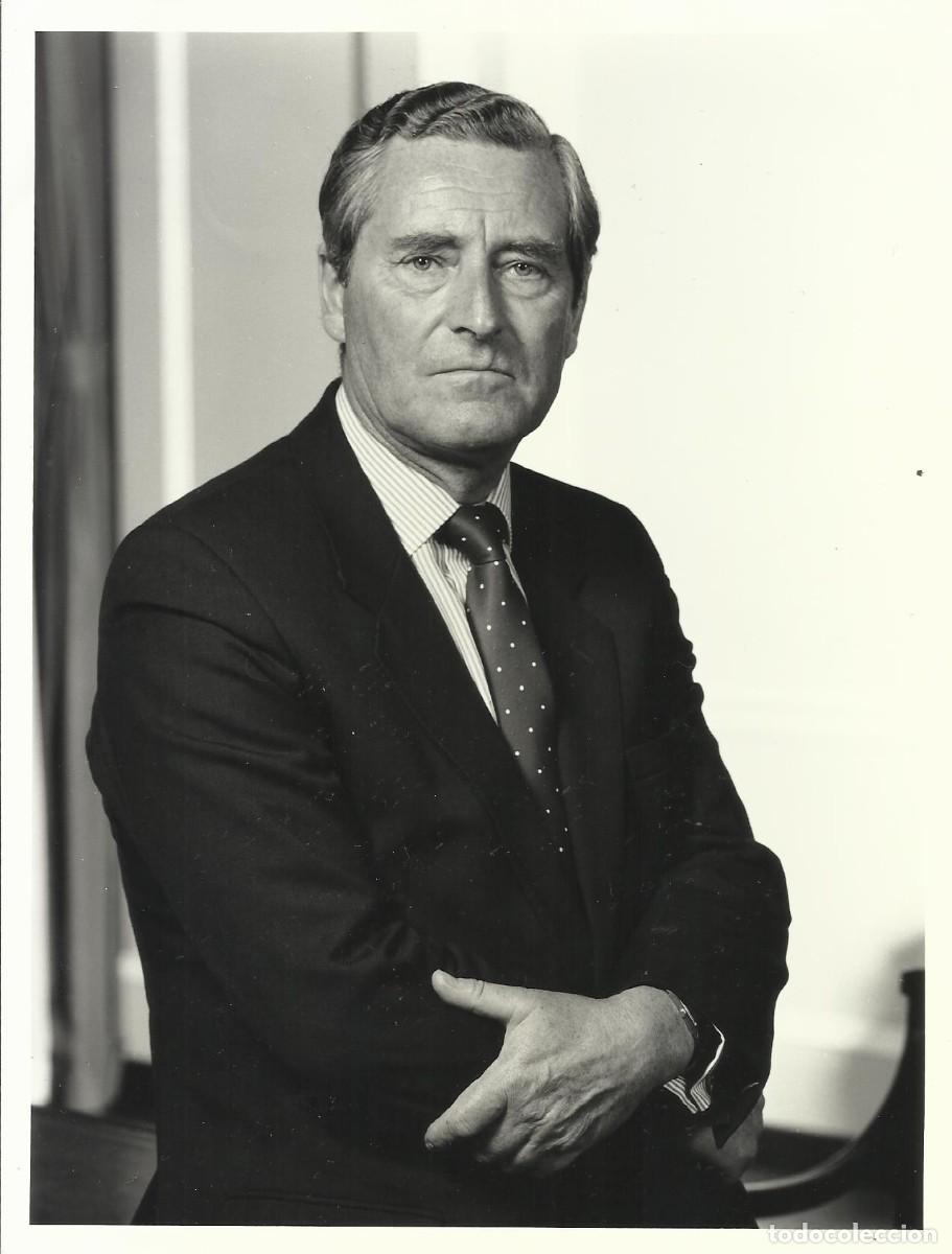 Fotograf&iacute;a antigua: Robin Leigh-Pemberton. Gobernador Banco Inglaterra (1983-1993). Fotograf&iacute;a. 21,5x15,5 cm.