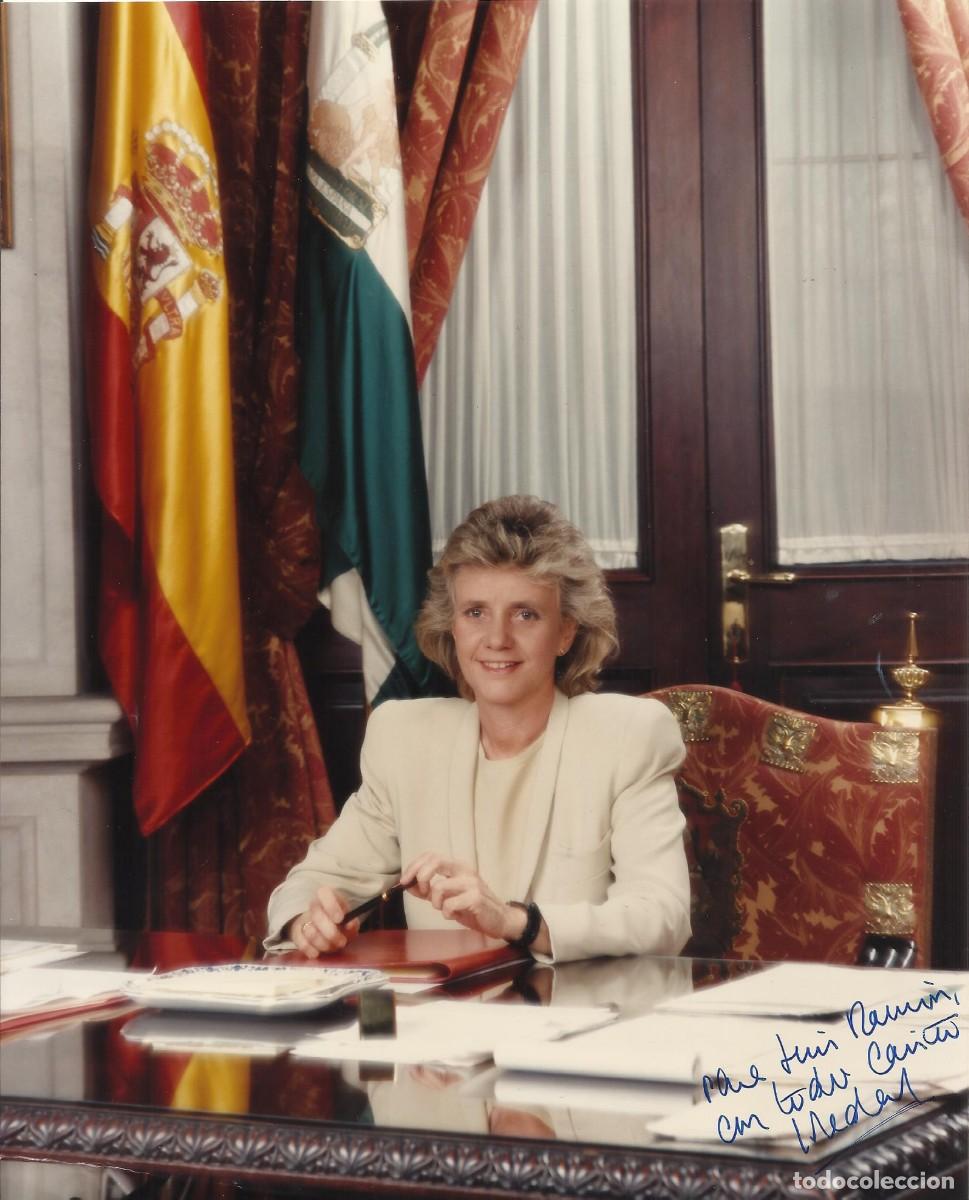 Fotograf&iacute;a antigua: Soledad Becerril. Alcaldesa Sevilla (1995-1999). 1995. Fotograf&iacute;a firmada y dedicada. 25x20,5 cm.