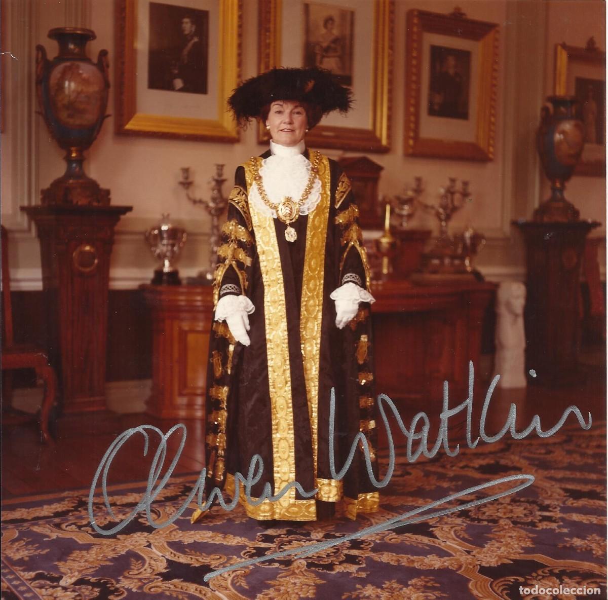 Fotograf&iacute;a antigua: Olwen Mary Watkin. Alcaldesa Cardiff (1983-1984). Fotograf&iacute;a firmada y dedicada. Papel Kodak. Gales.