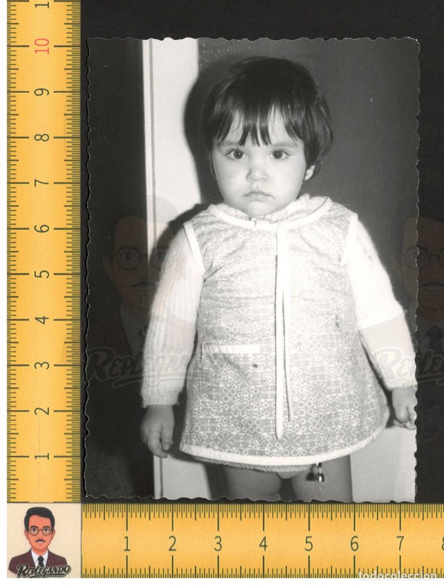 Fotograf&iacute;a antigua: RETRATO SIMP&Aacute;TICA NI&Ntilde;A SERIA GRAN FLEQUILLO - FOTO ANTIGUA A&Ntilde;OS 60 - INFANCIA FELIZ ESPA&Ntilde;A