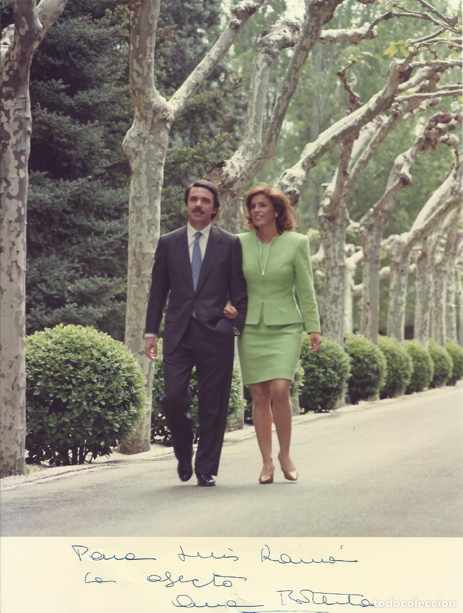 Fotograf&iacute;a antigua: Ana Botella y Jos&eacute; Mar&iacute;a Aznar. 1996. Fotografia firmada Ana Botella. 24x18 cm. Jardines Moncloa.
