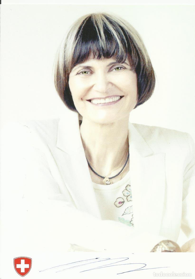 Fotograf&iacute;a antigua: Micheline Calmy-Rey. Presidenta Suiza. Fotografia firmada. 15x10,5 cm. 2007. En papel tipo postal.