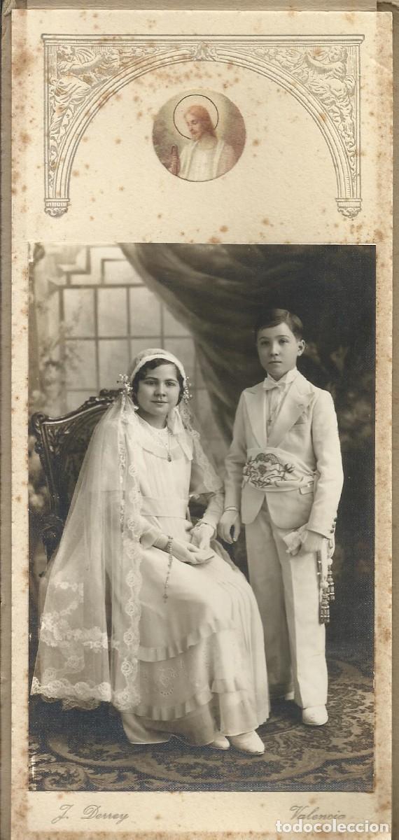 Fotograf&iacute;a antigua: Fotograf&iacute;a Primera Comuni&oacute;n. Ni&ntilde;a y ni&ntilde;o. J. Derrey. Valencia. En cart&oacute;n. Principios s. XX. 21,5x10