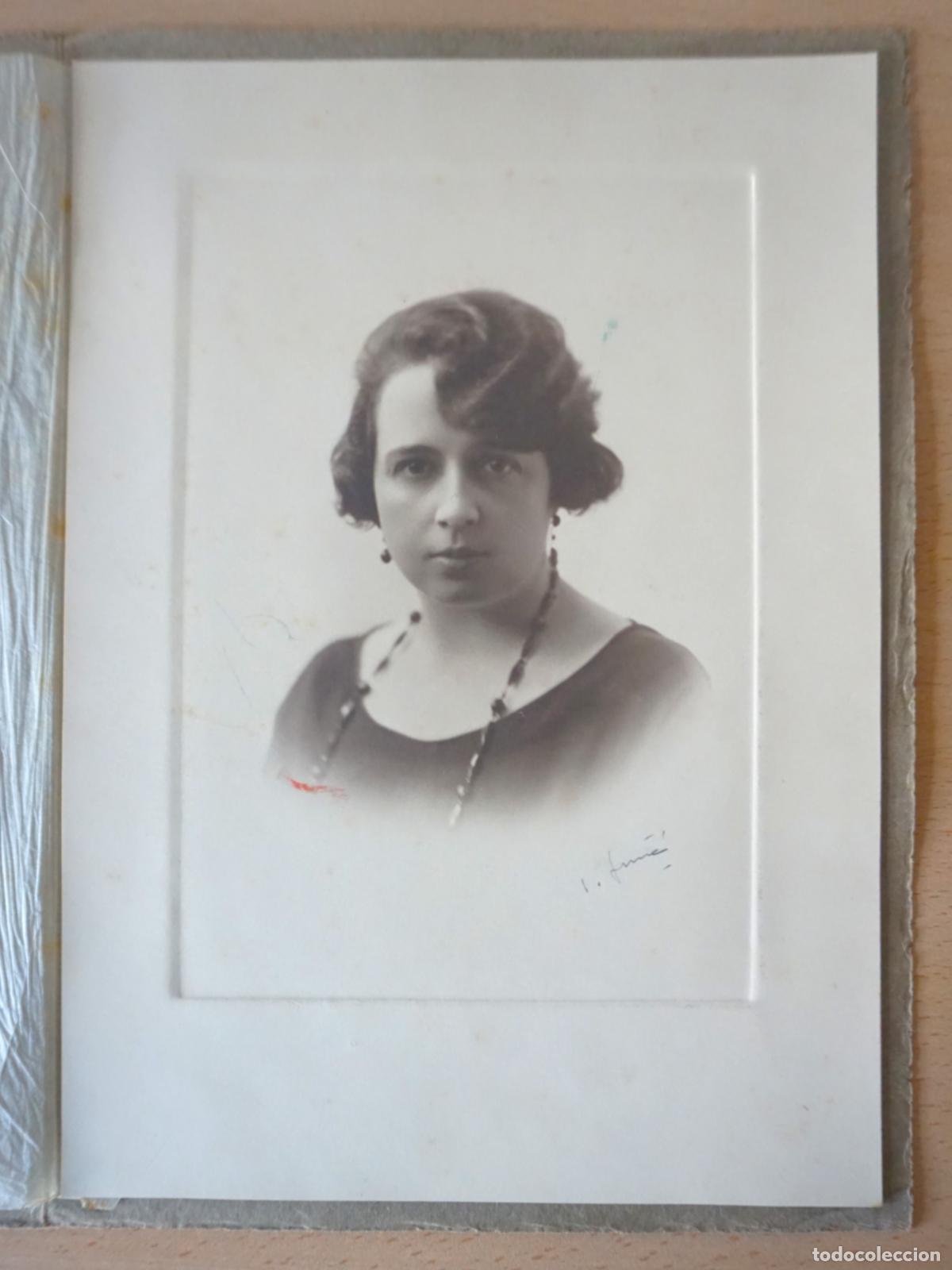 Antique Photography: Fotograf&iacute;a en Carpeta sobre cart&oacute;n, fot&oacute;grafo Su&ntilde;e (Barcelona), medidas carpeta 17 x 24 cm
