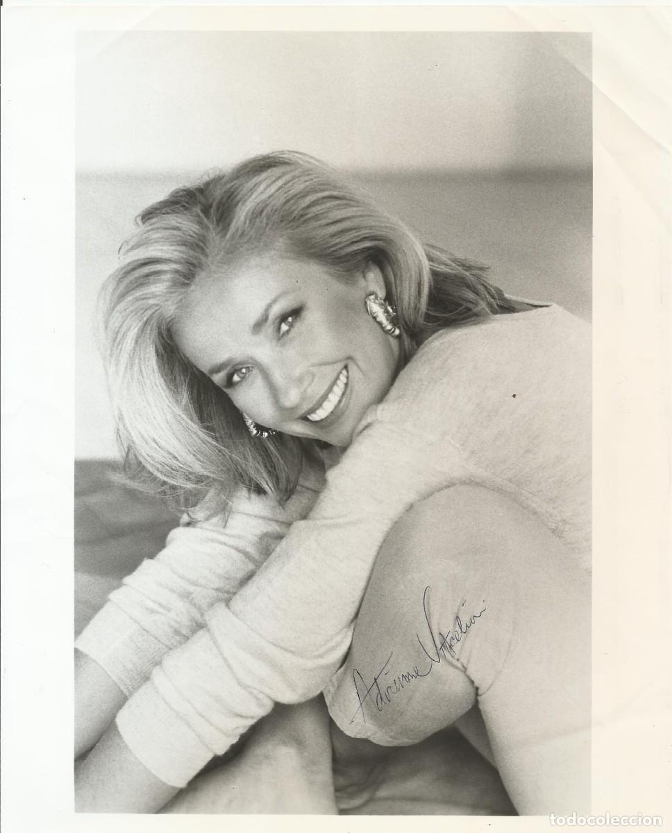 Fotograf&iacute;a antigua: Adrienne Vittadini. Dise&ntilde;adora de moda. New York. USA. Fotografia firmada. 1996. 25,5x20,5 cm.