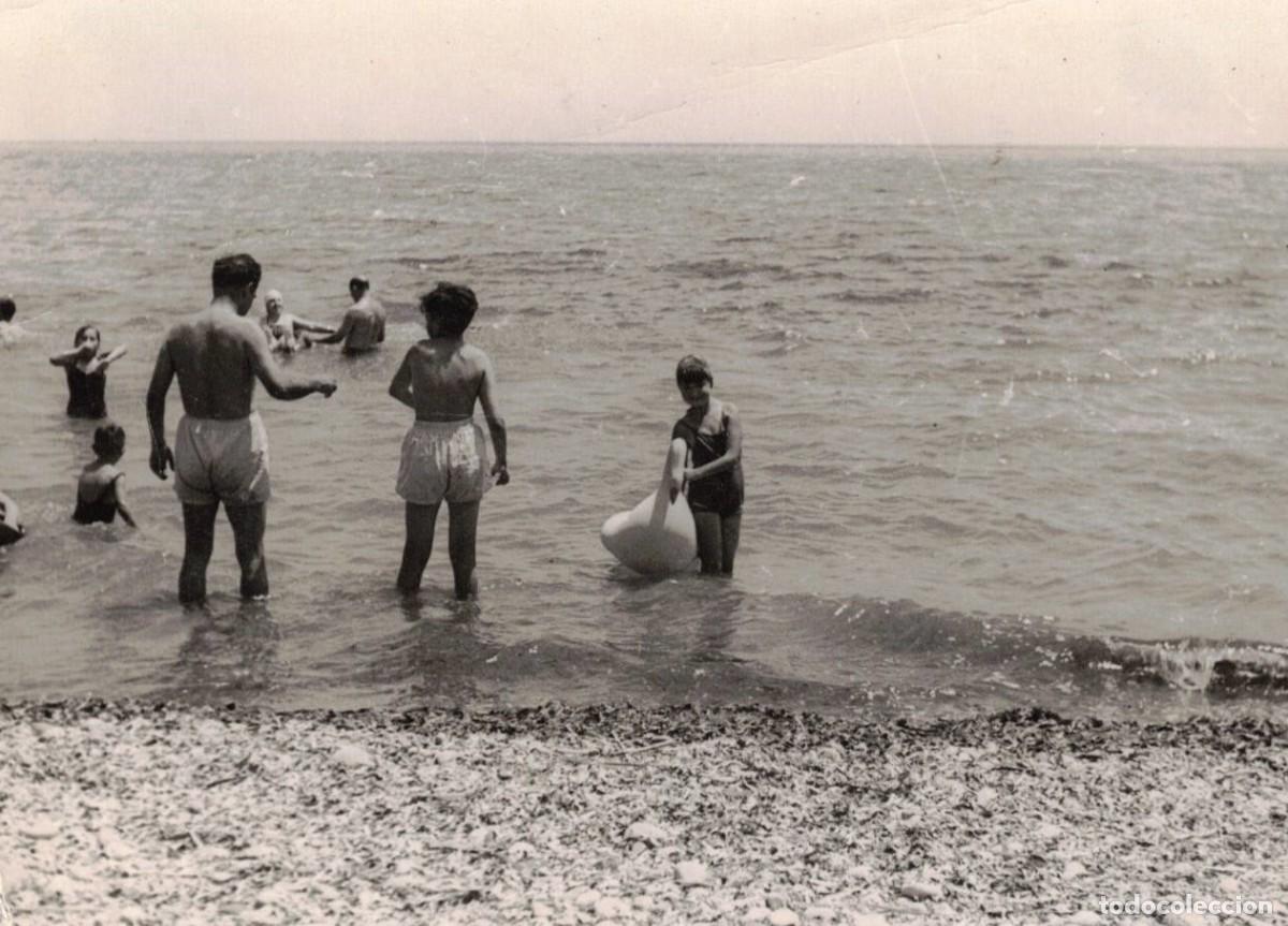Fotograf&iacute;a antigua: :::: Q470 - FOTOGRAFIA - GENTE EN LA PLAYA