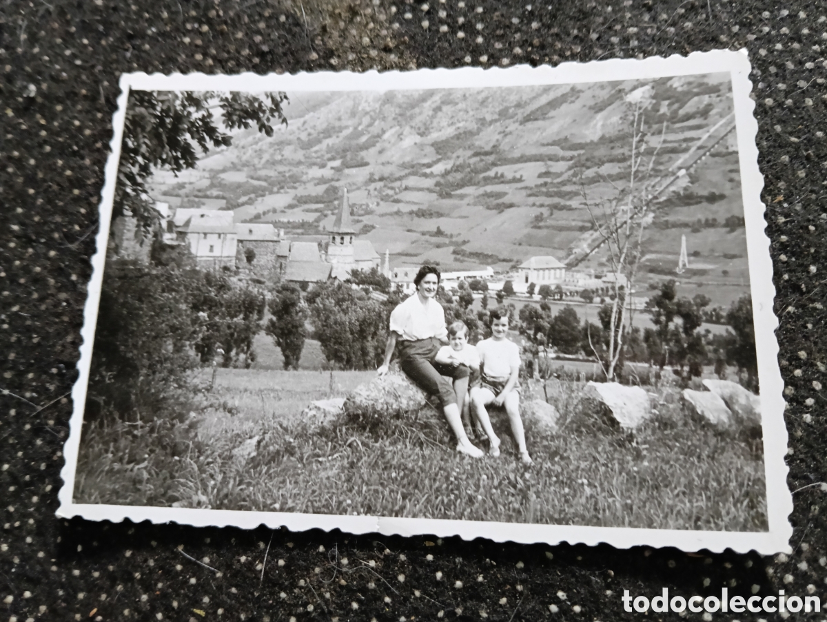 Fotografia antiga: 1944 Fotograf&iacute;a de las afueras de Viella L&eacute;rida mide 9 x 7 cm aprox