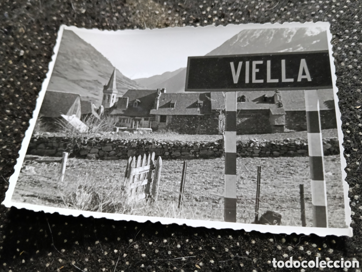 Fotograf&iacute;a antigua: 1940-50 Fotograf&iacute;a de la entrada al pueblo de Viella, L&eacute;rida, mide 10 x 7 cm aprox.