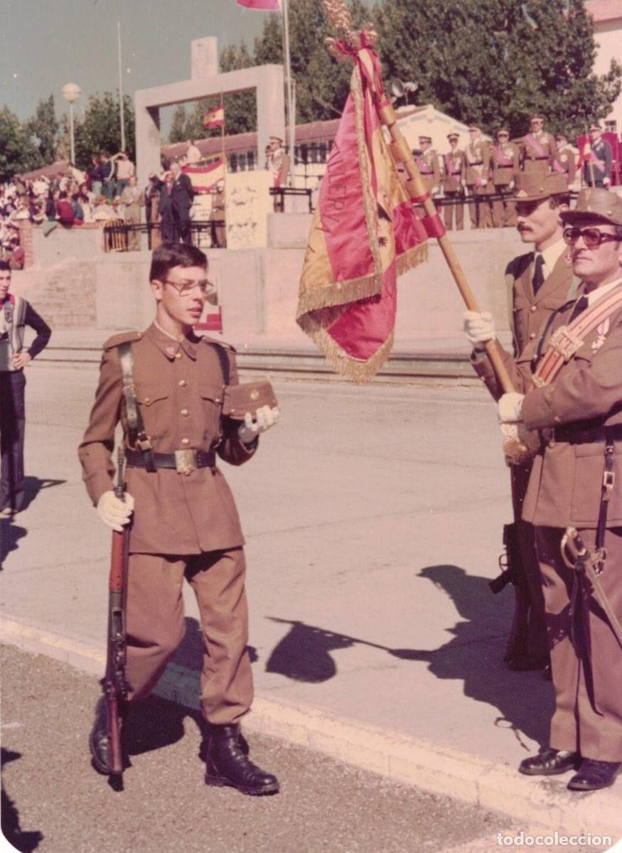 Fotograf&iacute;a antigua: :::: Q522 - FOTOGRAFIA - SOLDADO EN SU JURA DE BANDERA