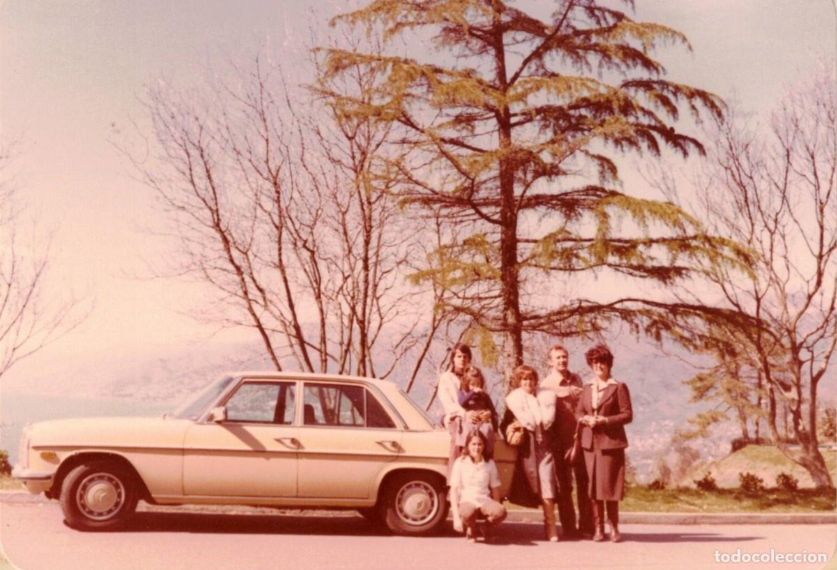 Fotograf&iacute;a antigua: :::: Q530 - FOTOGRAFIA - GRUPO DE AMIGOS JUNTO A UN COCHE
