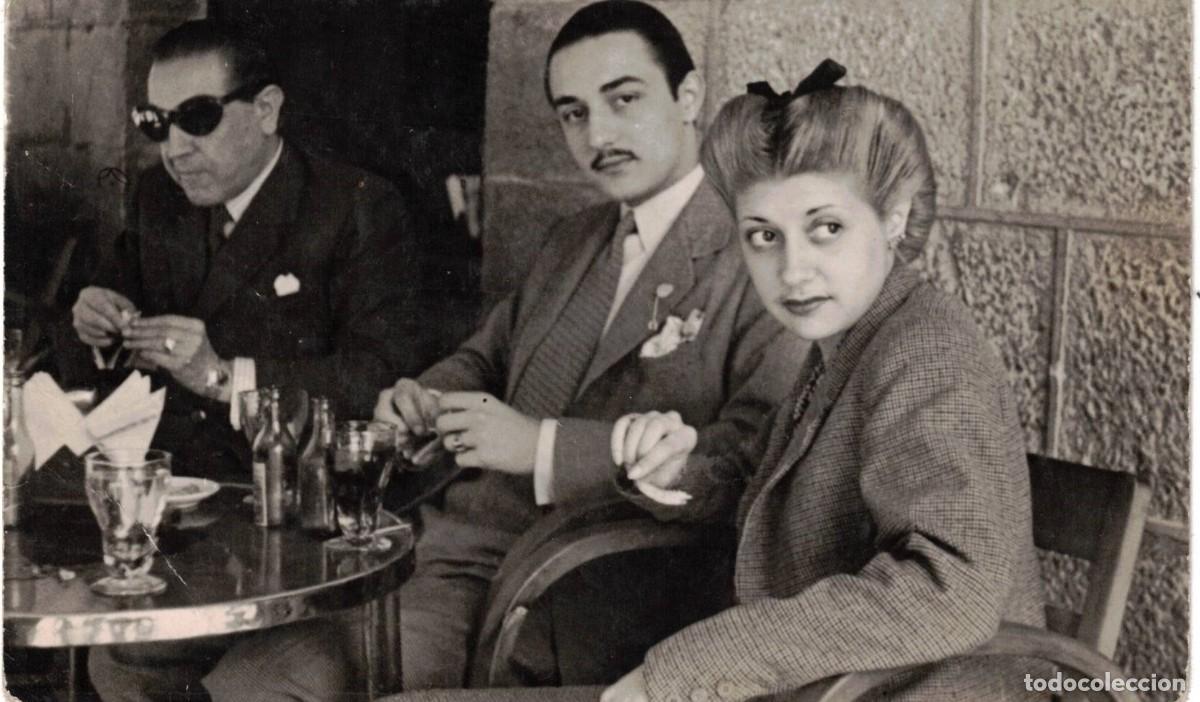 Fotograf&iacute;a antigua: :::: Q545 - FOTOGRAFIA - TRES AMIGOS TOMANDO REFRESCOS - INFORMACIONES GRAFICAS ORTEGA