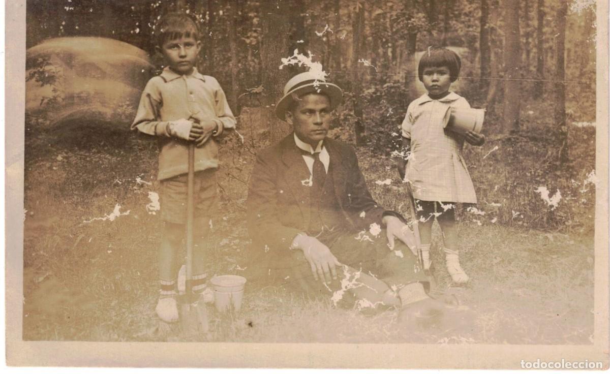 Fotograf&iacute;a antigua: :::: Q547 - FOTOGRAFIA - SE&Ntilde;OR CON UN NI&Ntilde;O Y UNA NI&Ntilde;A - 1925