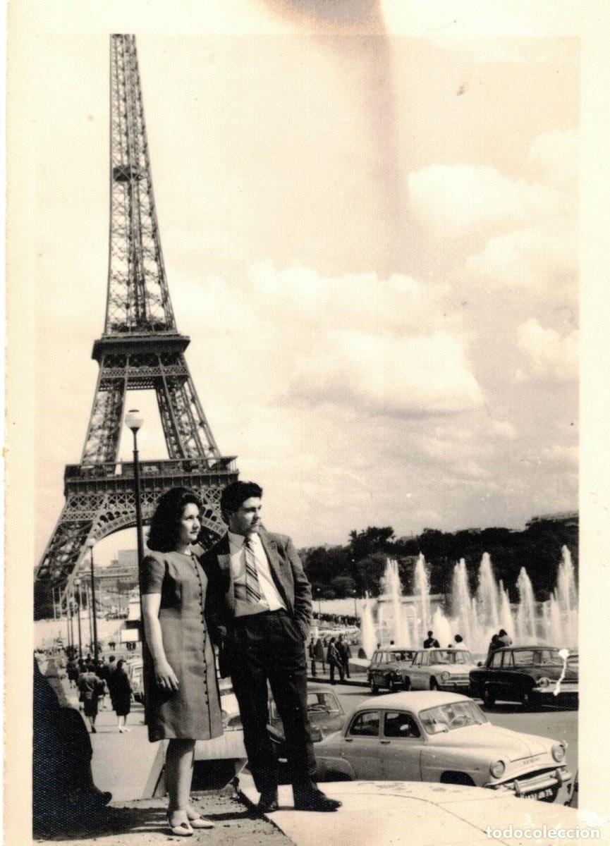 Fotograf&iacute;a antigua: :::: Q554 - FOTOGRAFIA - PAREJA EN PARIS