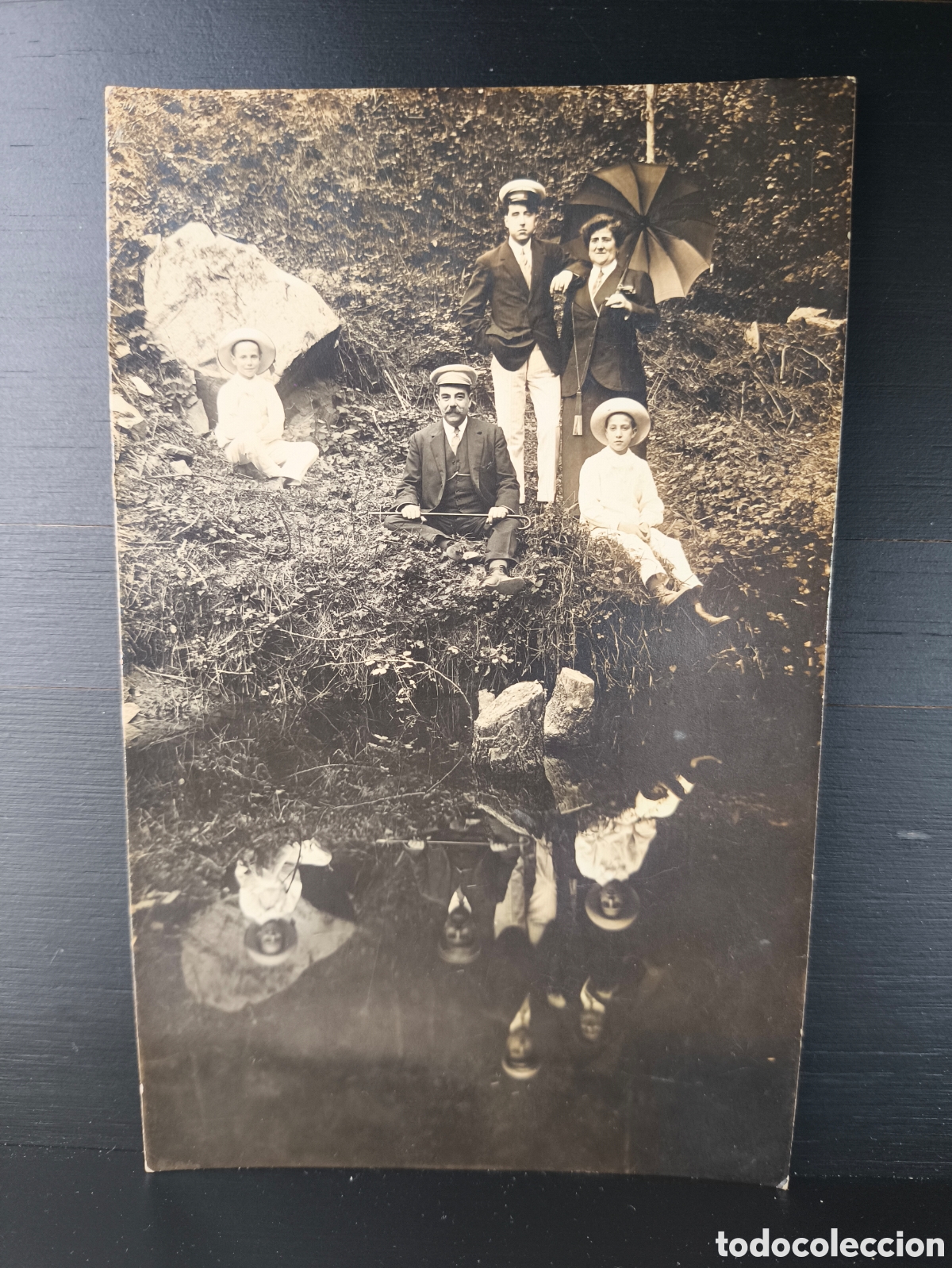 Fotograf&iacute;a antigua: Antigua postal fotogr&aacute;fica dedicada retrato familia Fotograf&iacute;a C. Mauri Sant Hilari Sacalm Gerona