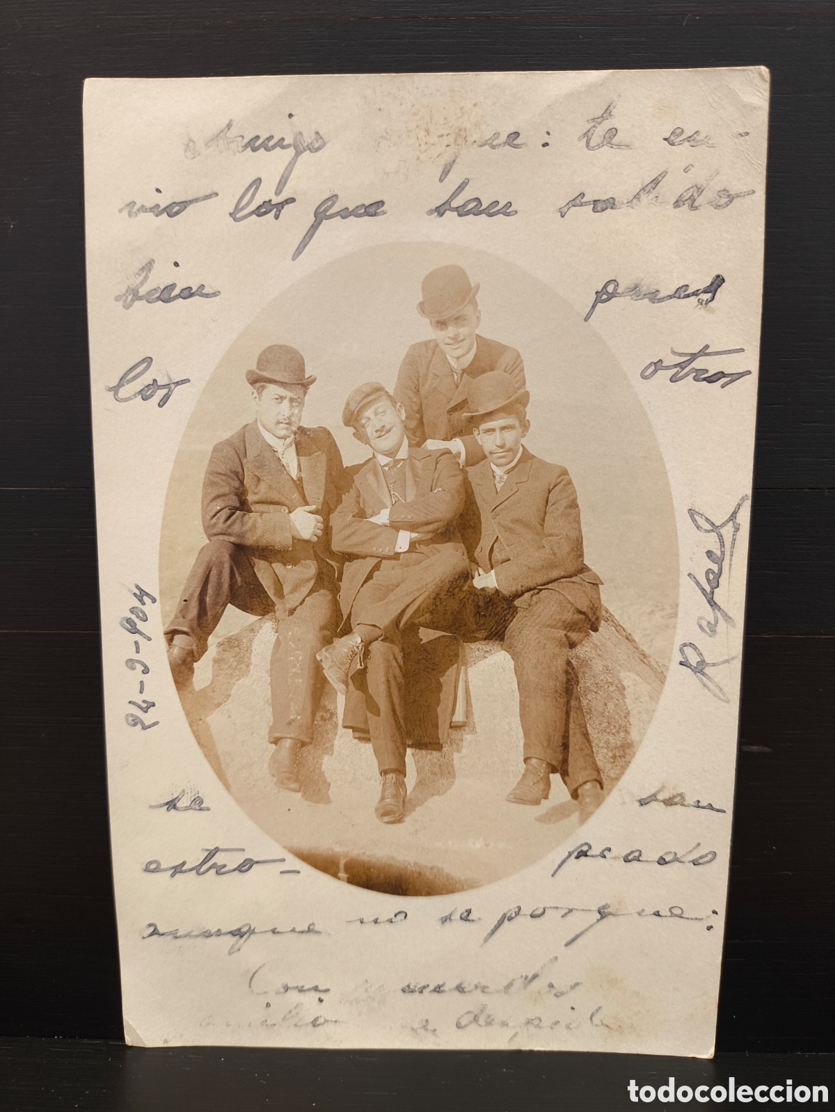 Fotograf&iacute;a antigua: Antigua postal fotogr&aacute;fica dedicada retrato hombres grupo de amigos 1904