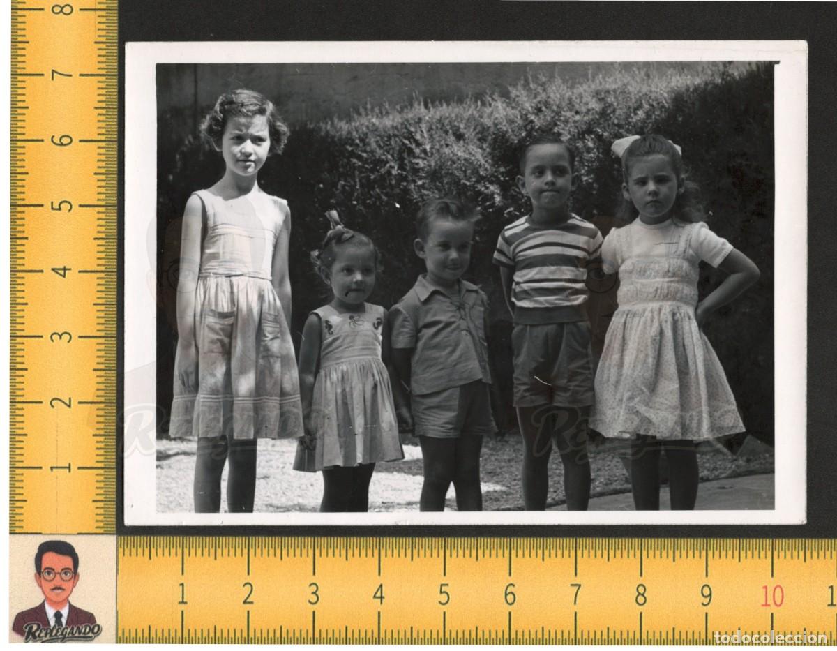 Fotograf&iacute;a antigua: LA BANDA DEL MOCO - GRUPO DE NI&Ntilde;OS POSANDO EN FILA - FOTO ANTIGUA A&Ntilde;OS 50/60 - ESPA&Ntilde;A INFANCIA FELIZ