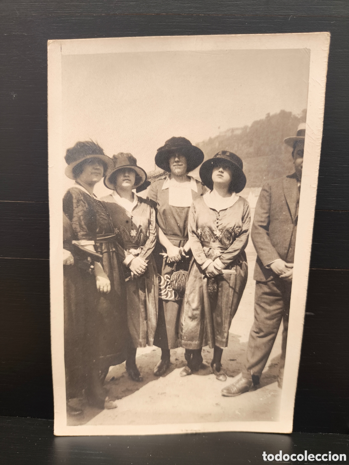 Fotograf&iacute;a antigua: Antigua postal fotogr&aacute;fica dedicada retrato mujeres grupo de amigas