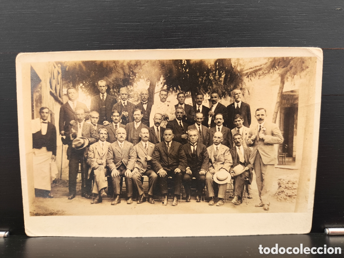 Fotograf&iacute;a antigua: Antigua postal fotogr&aacute;fica hist&oacute;rica grupo hombres restaurante barrio El Vell Sarria Barcelona